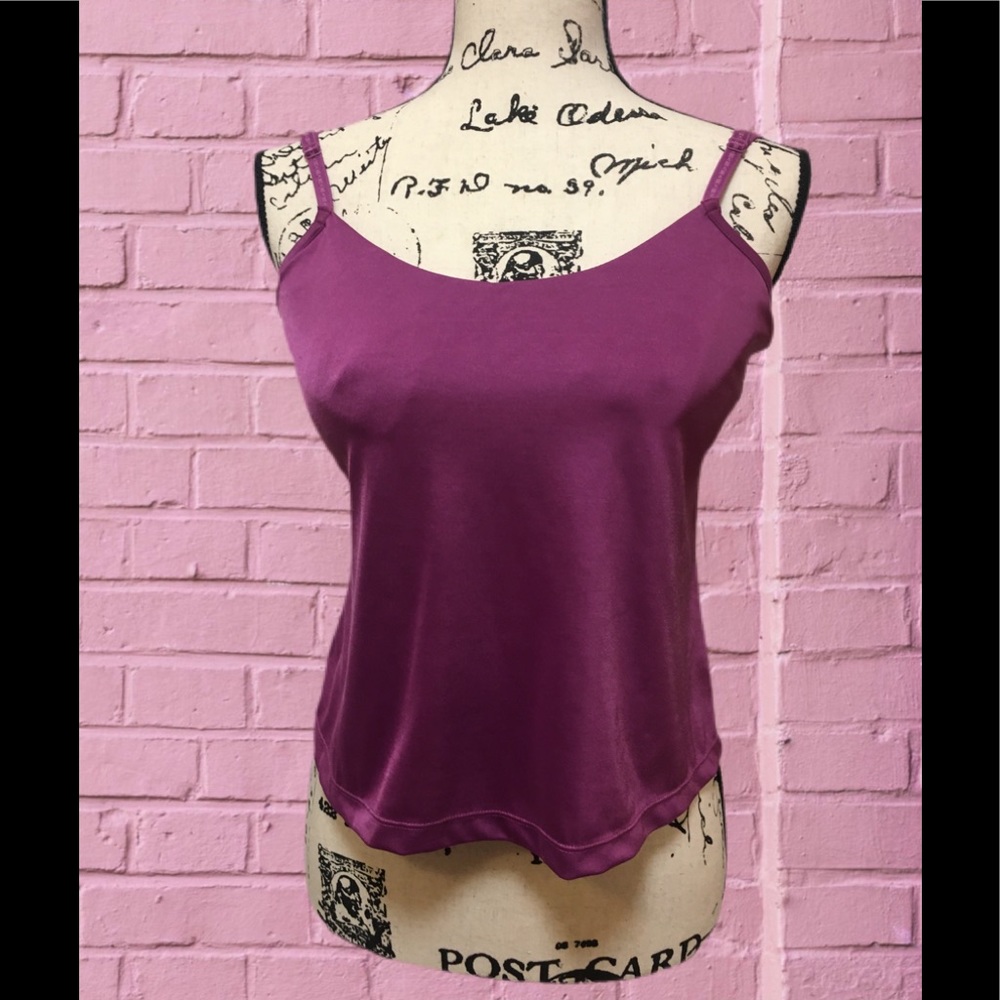 Dark mauve top w adjustable straps, built in bra.